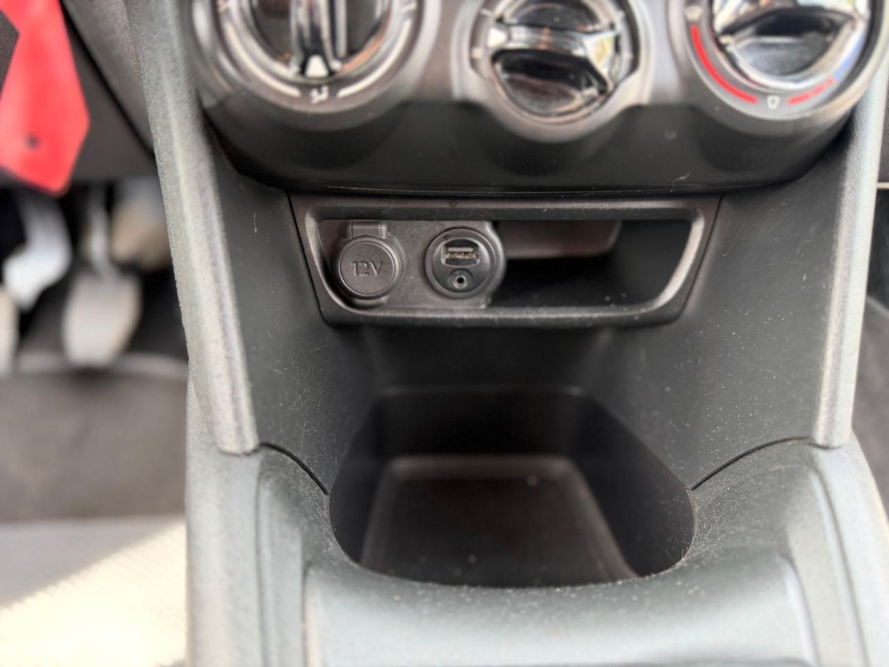 Peugeot 208 1.4 HDi 68 CV 5 porte Allure