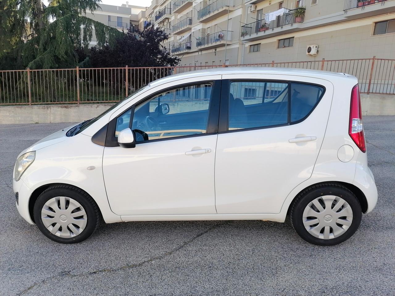 Suzuki Splash 1.0 VVT Style 2014