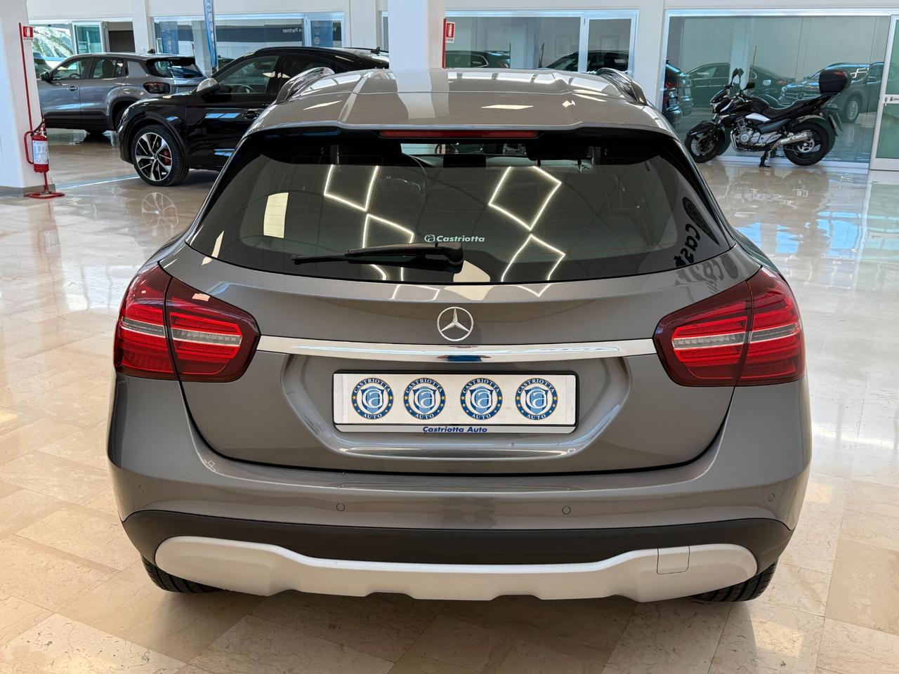 Mercedes-Benz GLA 200 d Business auto