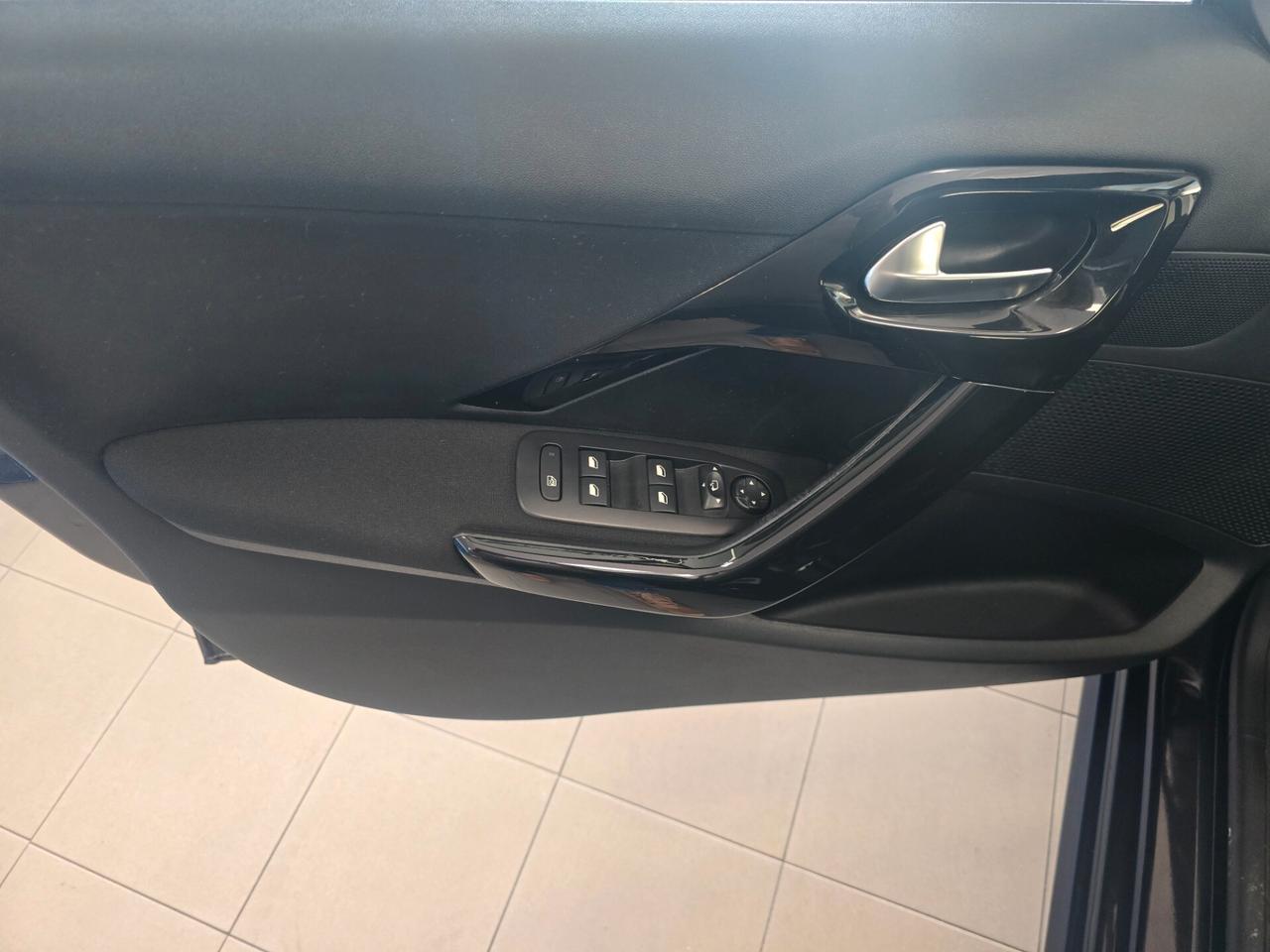 Peugeot 208 PureTech 82 5 porte Allure