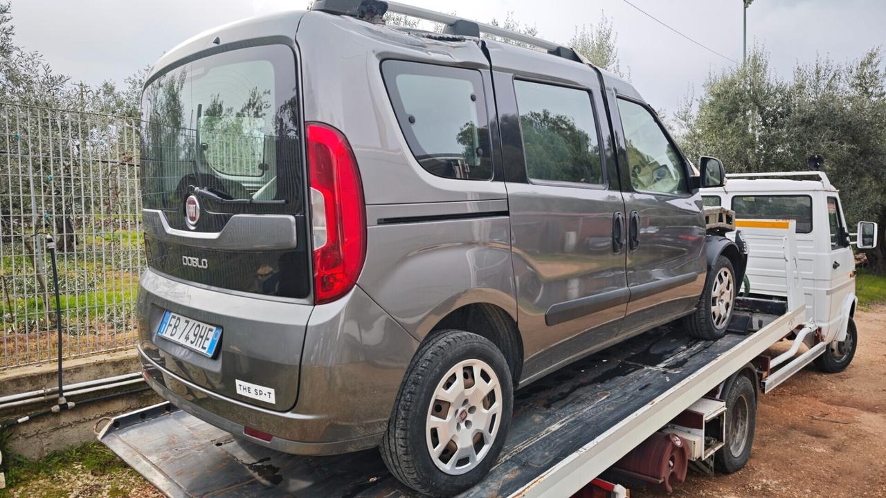 Fiat Doblò 1.6 M-Jet 7 posti 95cv incidentato solo parte superiore
