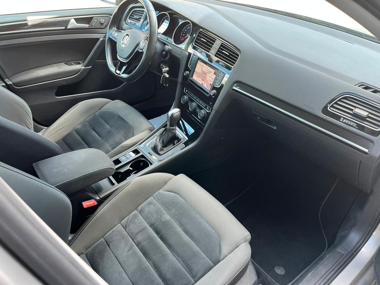Volkswagen Golf 1.6 TDI 110 CV DSG 5p. HIGHLINE! 24 MESI DI GARANZIA!!