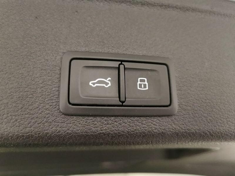 Audi A4 allroad 40 2.0 tdi mhev Identity Contrast quattro 204cv s-tronic