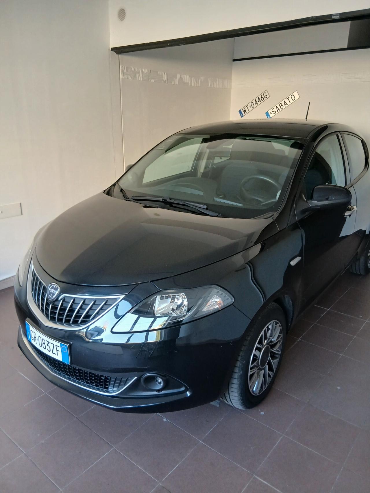 Lancia Ypsilon 1.0 FireFly 5 porte S&S Hybrid Platino