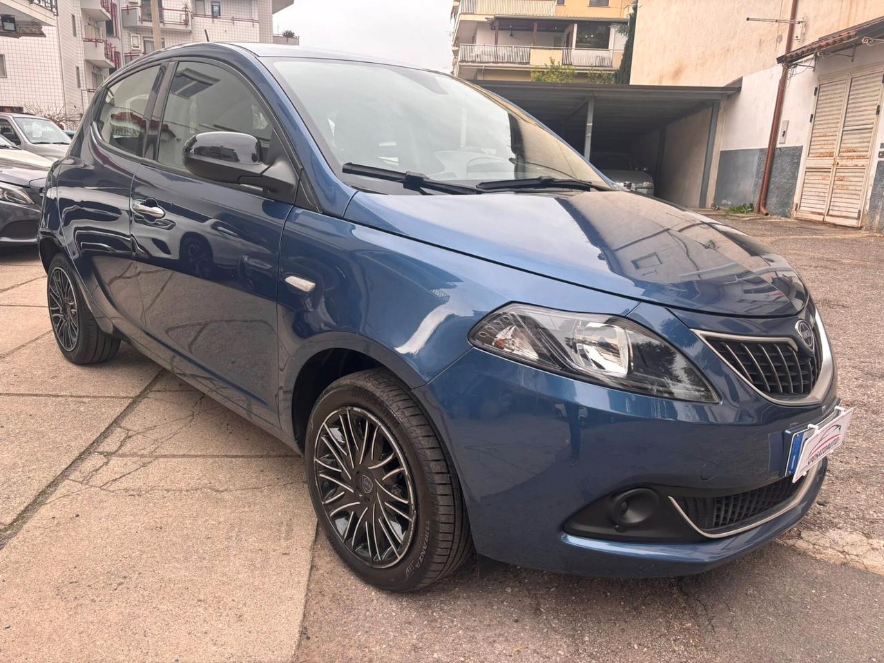 Lancia Ypsilon 1.0 FireFly 5 porte S&S Hybrid Silver Plus