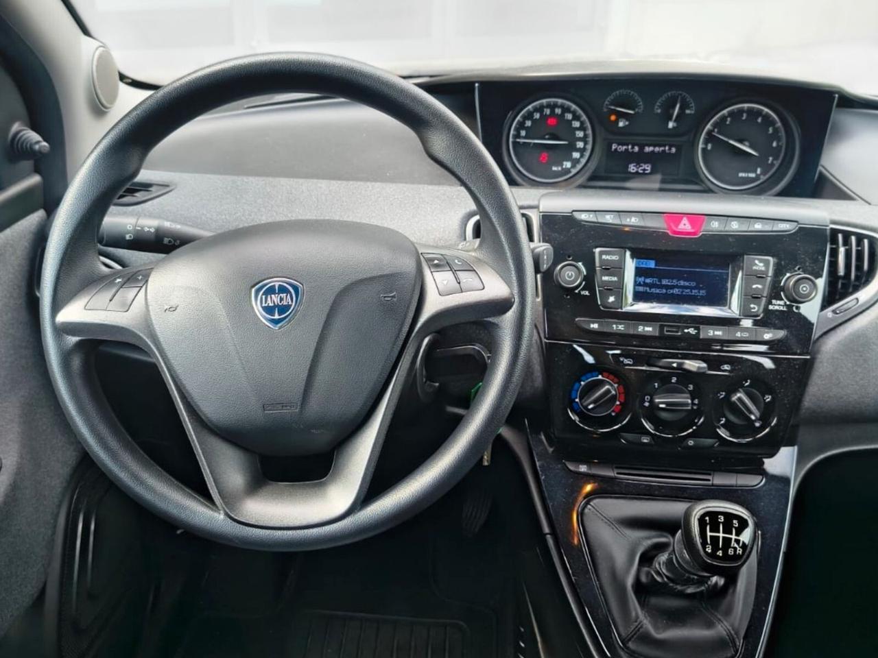 Lancia Ypsilon 1.0 FireFly 5 porte S&S Hybrid Silver