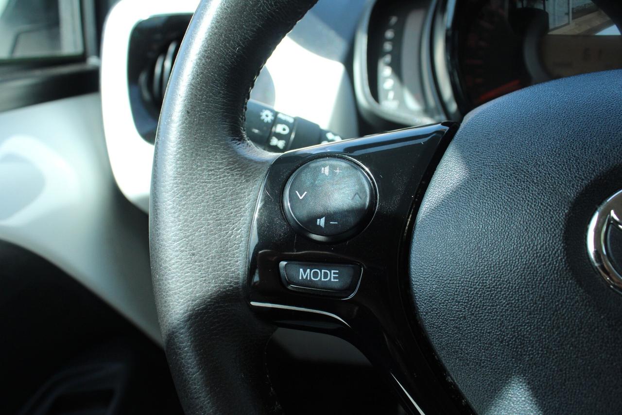 Toyota Aygo 1.0 VVT-i 69 CV 5 porte x-play