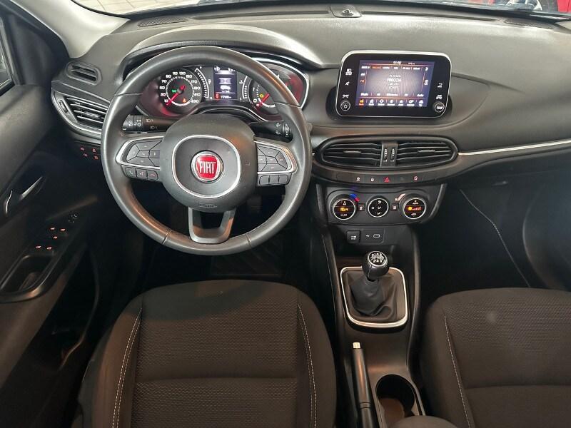 FIAT Tipo (2015-->) Tipo 1.6 Mjt S&S SW Lounge