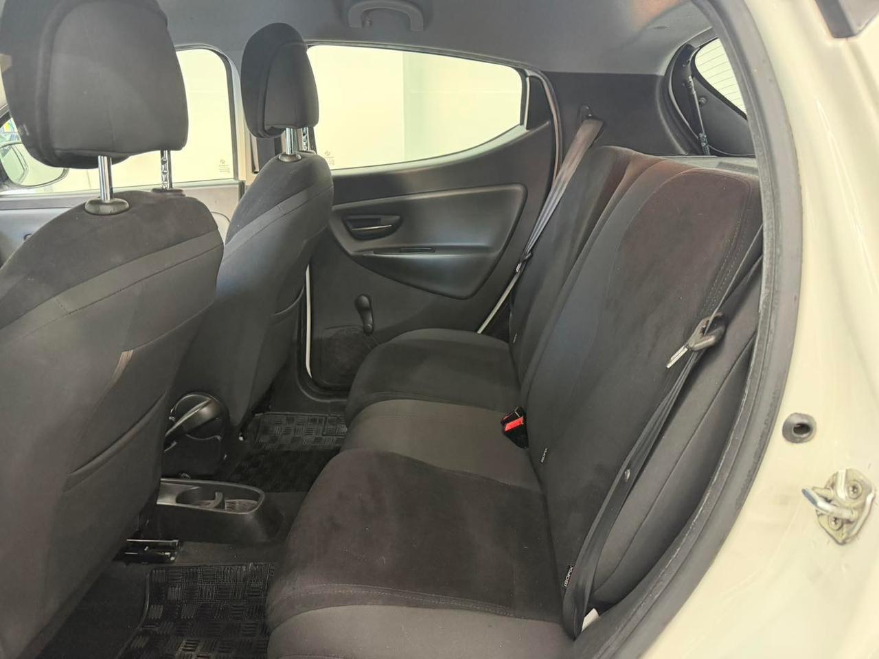 Lancia Ypsilon 0.9 TwinAir 85 CV Ecochic Gold 2015