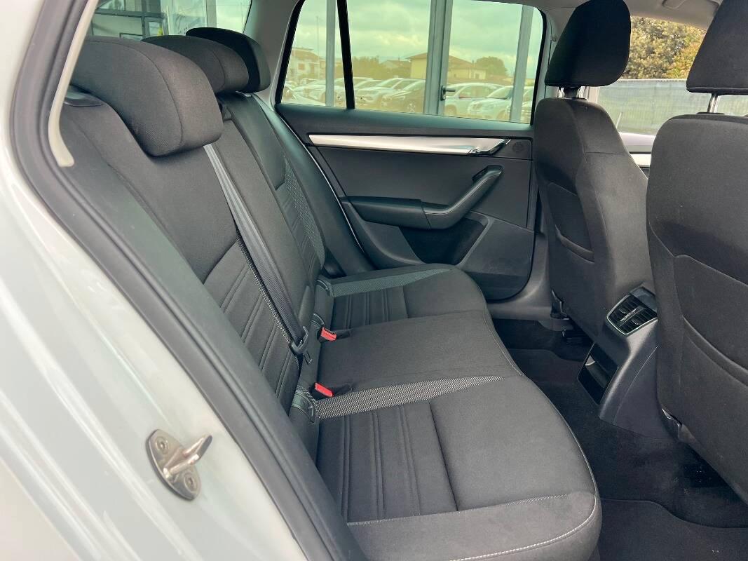 Skoda Octavia Wagon 1.5 g-tec Executive 130cv dsg