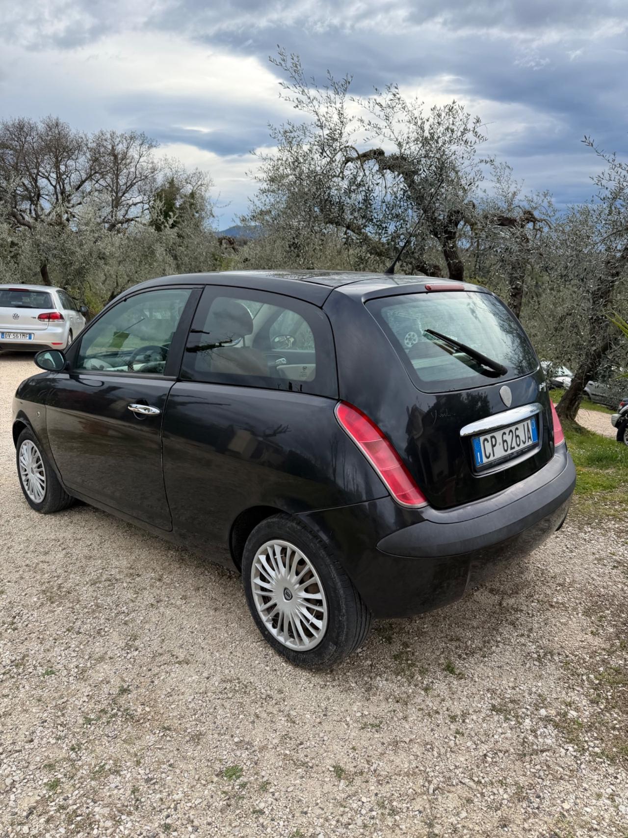 Lancia Ypsilon 1.3 MJT 75 CV Platino