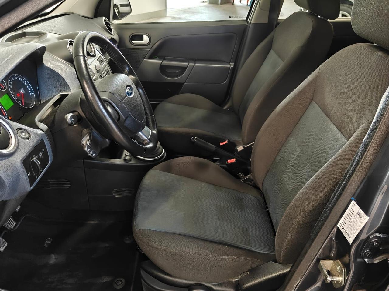 Ford Fiesta 1.2 16V 5p. Ghia