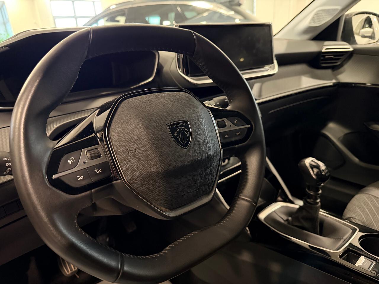 PEUGEOT 208 1.2 PURETECH ALLURE