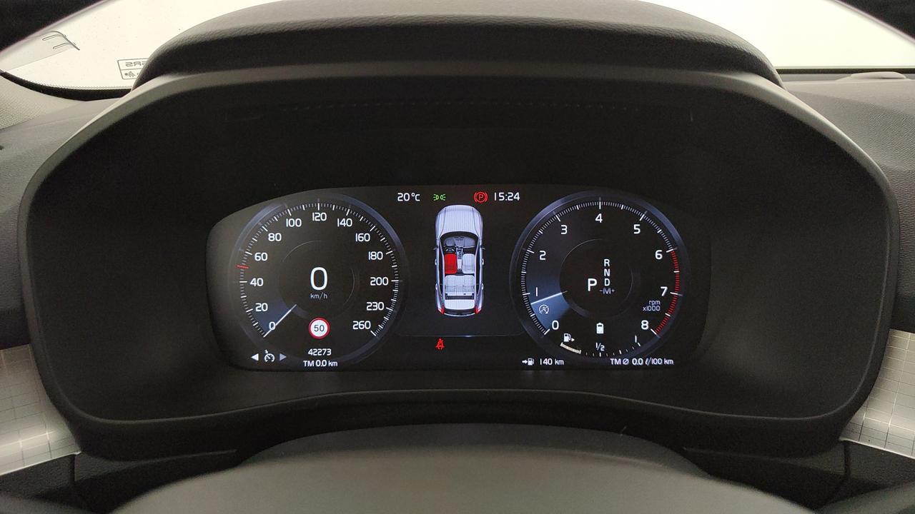 VOLVO XC40 2.0 b4 Momentum awd auto my21