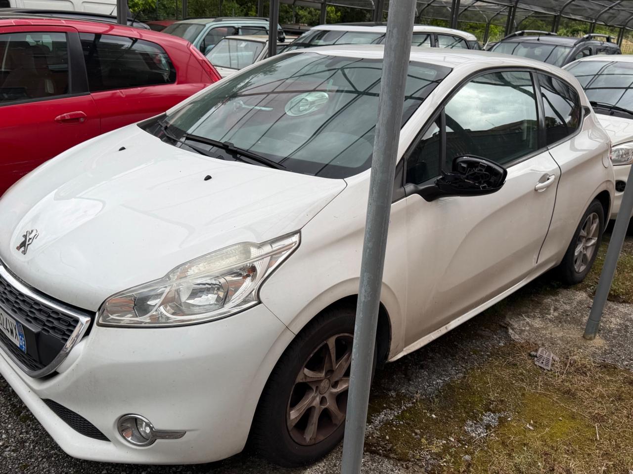 Peugeot 208 1.4 HDi 68 CV 3 porte - 2013