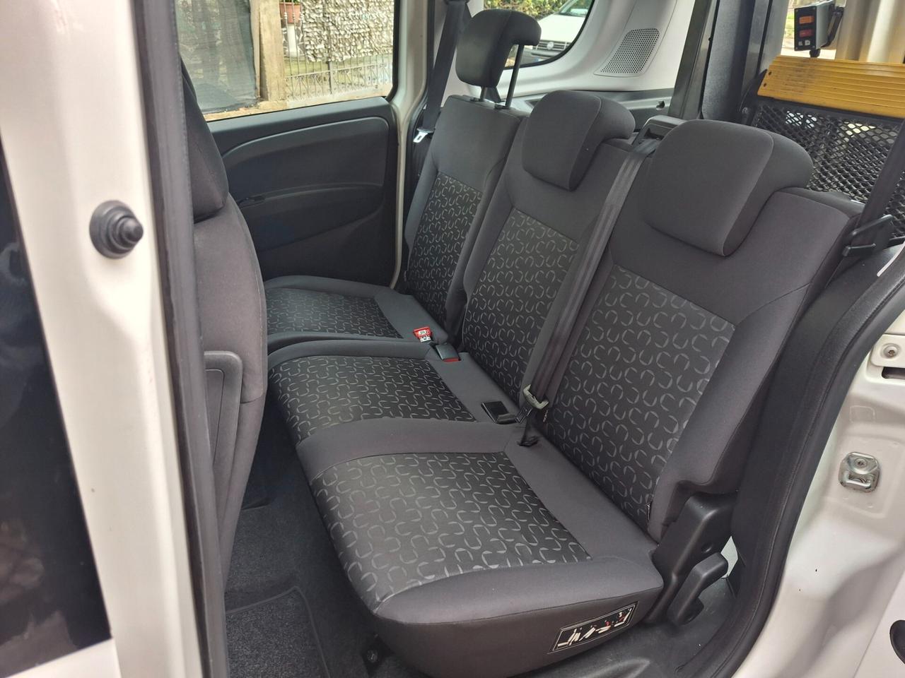 Fiat Doblo Doblò 1.6 MJT 16V 90CV tetto alto pedana elettrica trasporto disabili