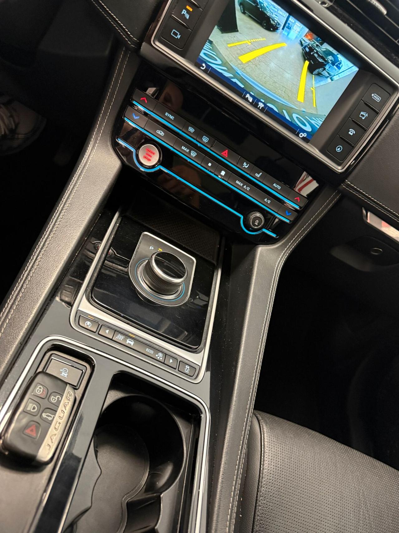 Jaguar F-Pace 2.0 D 180 CV AWD Portfolio