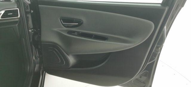 LANCIA Ypsilon 1.2 69 CV 5 porte Gold