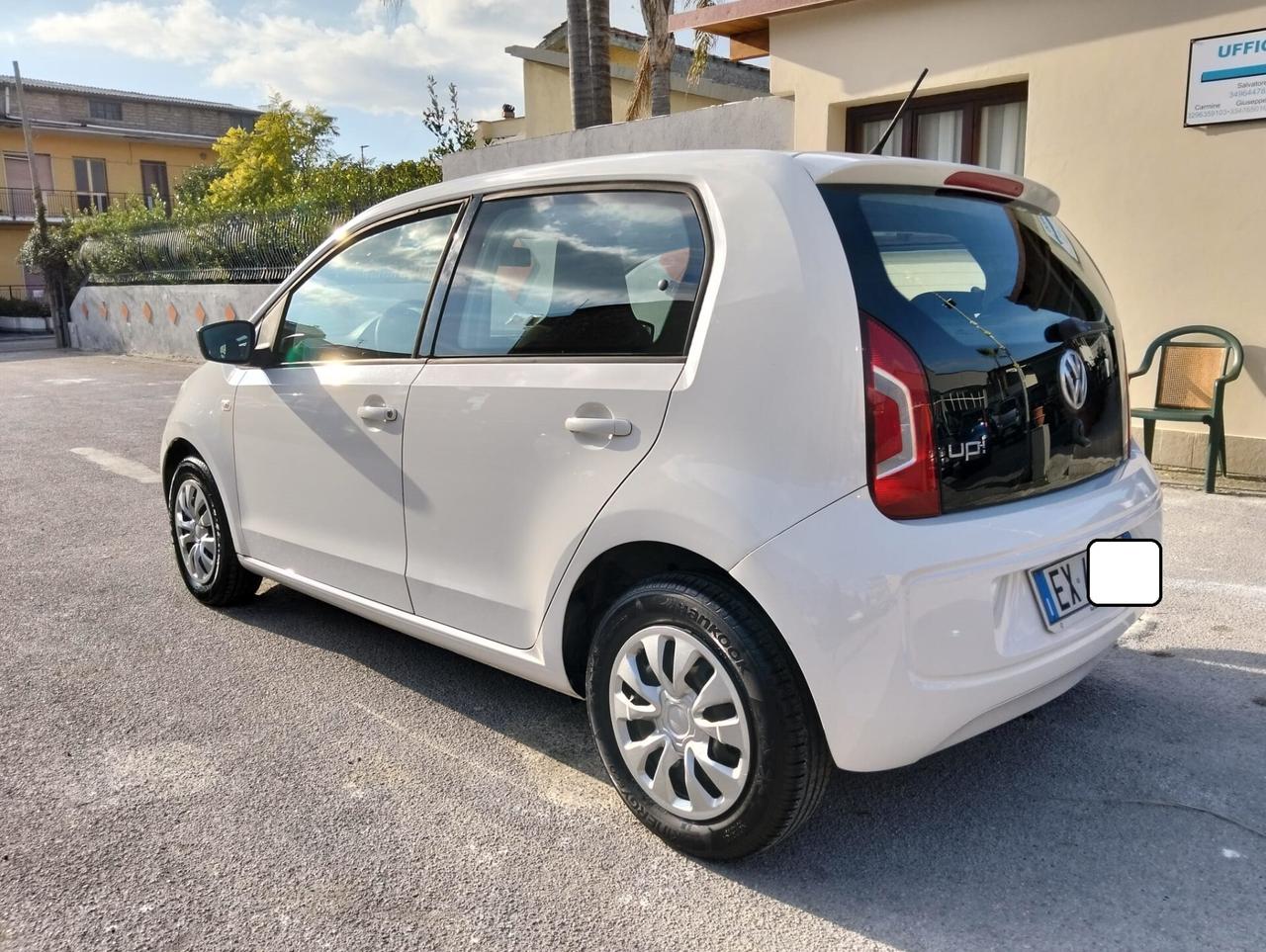 Volkswagen up! 1.0 Benzina Automatica 2014 Sinistrata