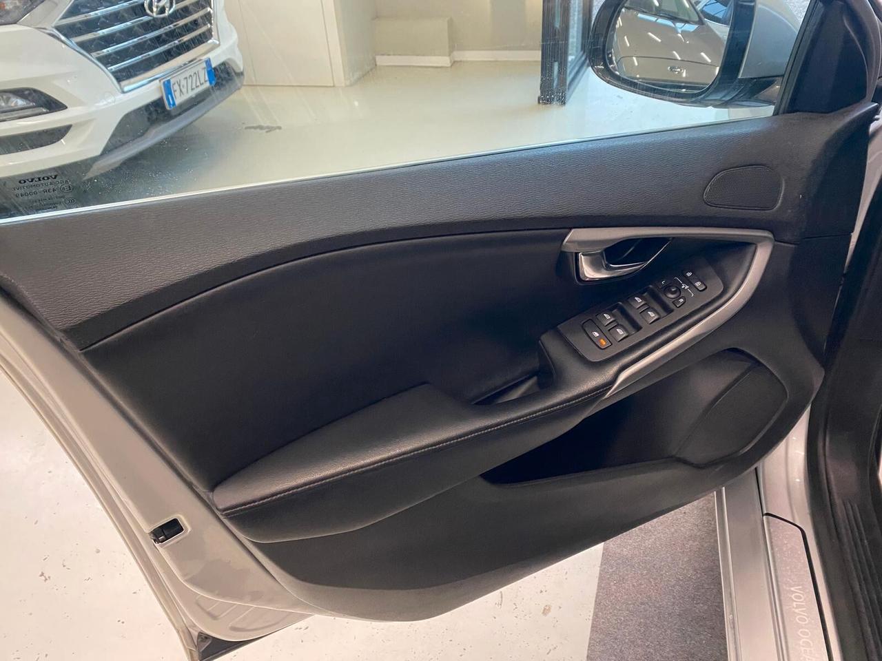 Volvo V40 D2 1.6 Summum