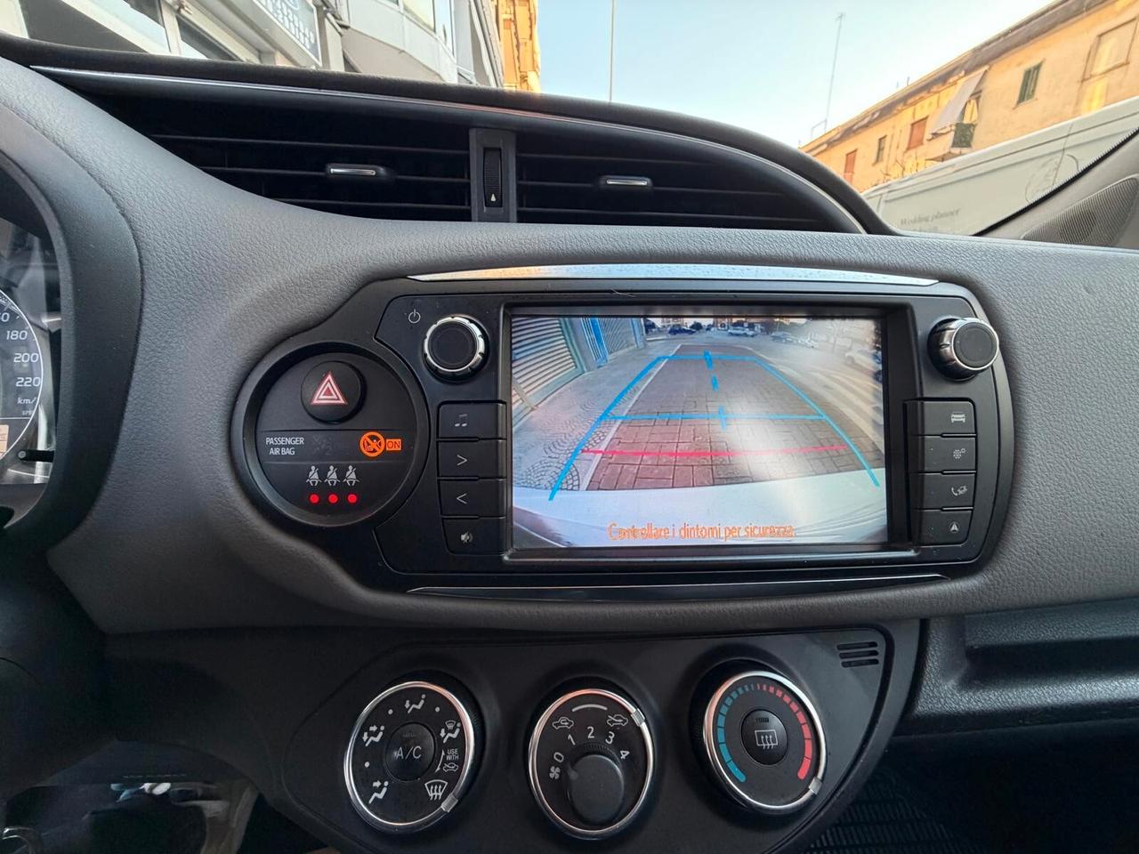 Toyota Yaris 1.0 5 porte Active