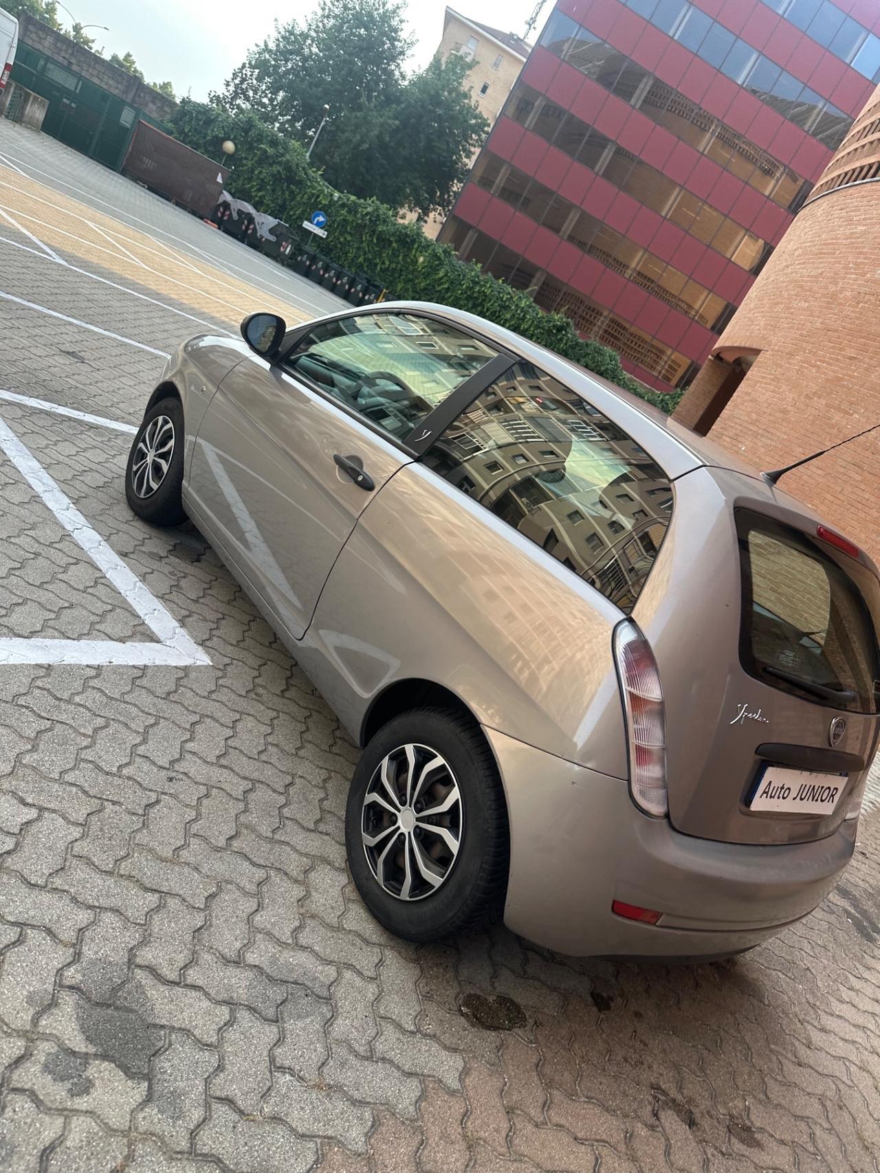 Lancia Ypsilon 1.2 69 CV Platinum
