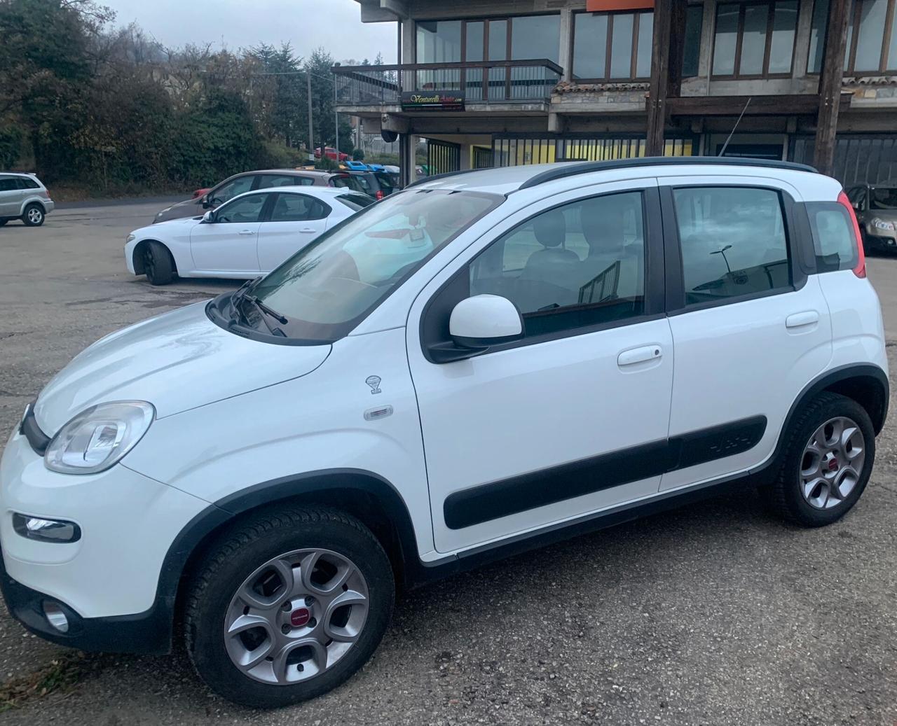 Fiat Panda 4x4 tdi NEO PATENTATI-FULL CLIMBING-COMPLETAMENTE TAGLIANDATA-unico proprietario