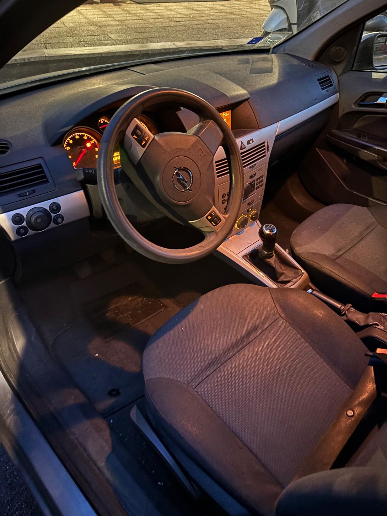 Opel Astra 1.6 benzina 5 porte “km 115.000”