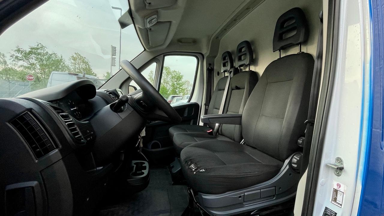 FIAT DUCATO 35 2.2 MJT PM-TM LAMIERATO 140CV - TELECAMERA POSTERIORE, PORTA SCORREVOLE, NEOPATENTATI