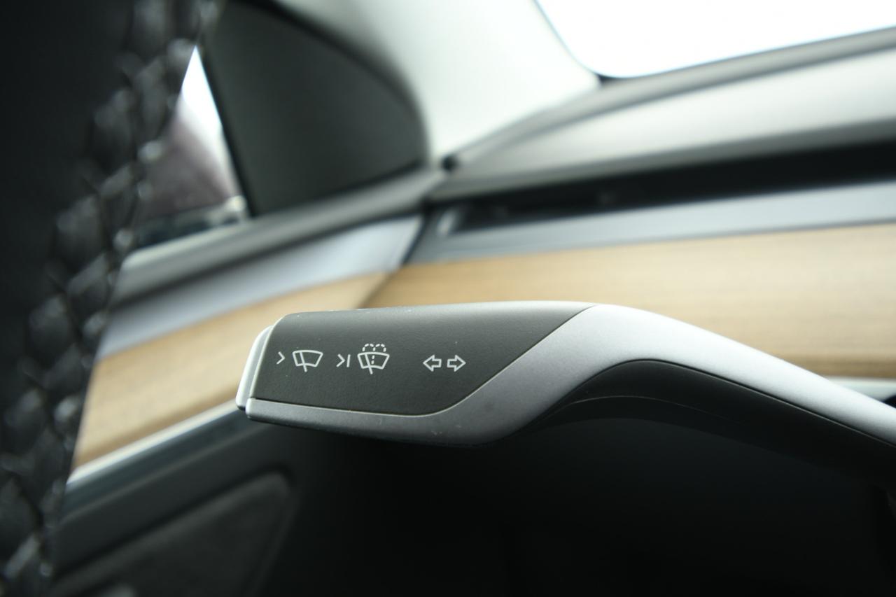 TESLA Model Y Performance Dual Motor awd +AUTOPILOT