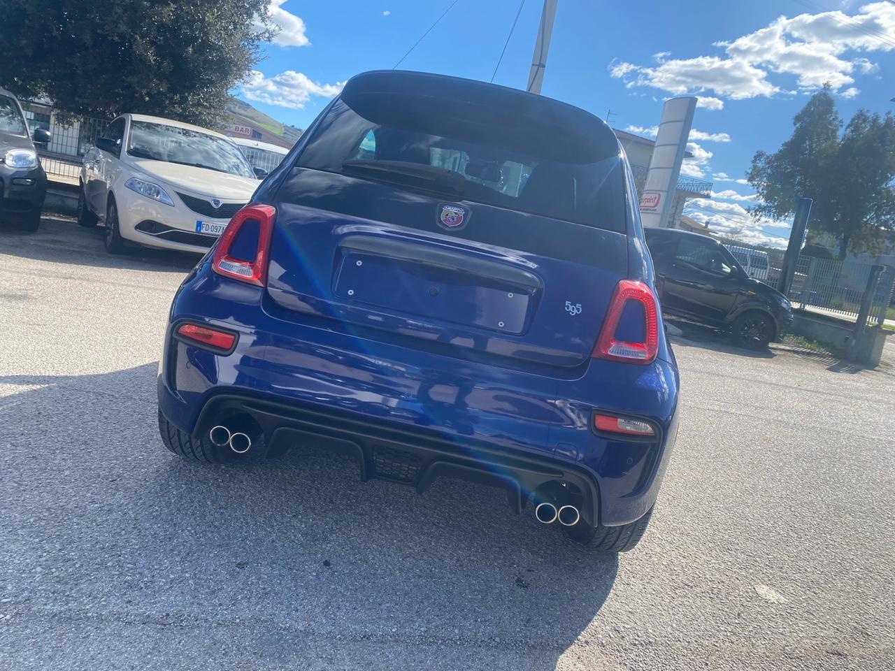 Abarth 595 1.4 Turbo T-Jet 165 CV Monster Energy Yamaha