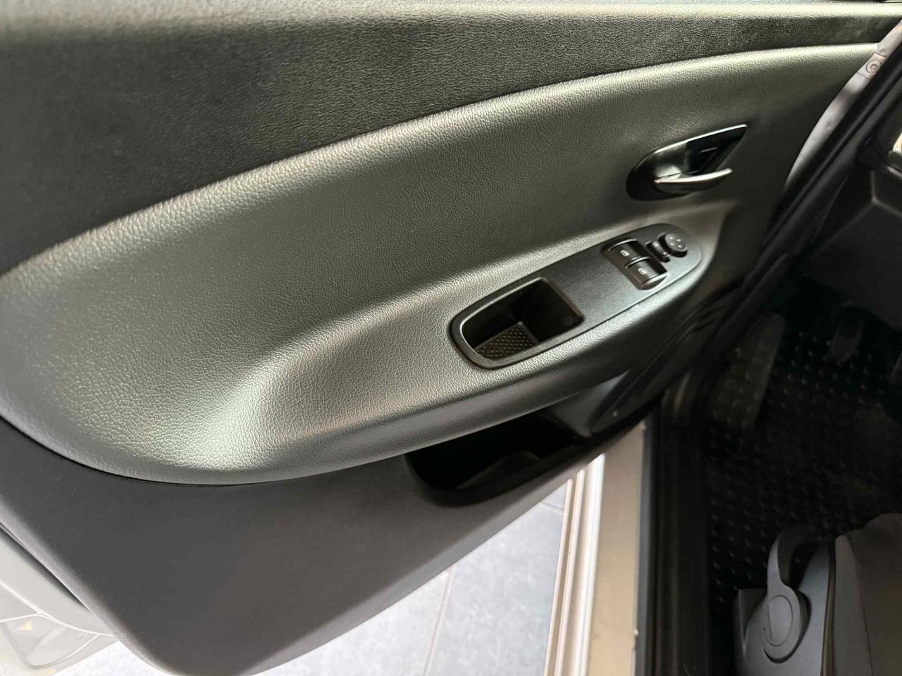 Lancia Ypsilon 1.2 69CV 5 porte Platinum NEOPATENTATI