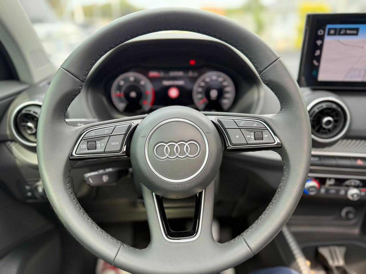 Audi Q2 30 TDI Identity Black