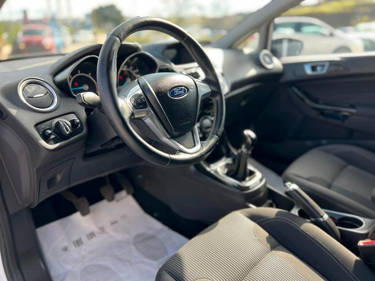 Ford Fiesta 1.5 TDCi 75CV 5 porte Titanium