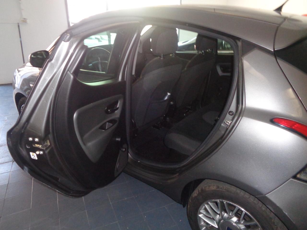 Lancia Ypsilon 1.2 69 CV 5 porte Gold (Finanziabile)