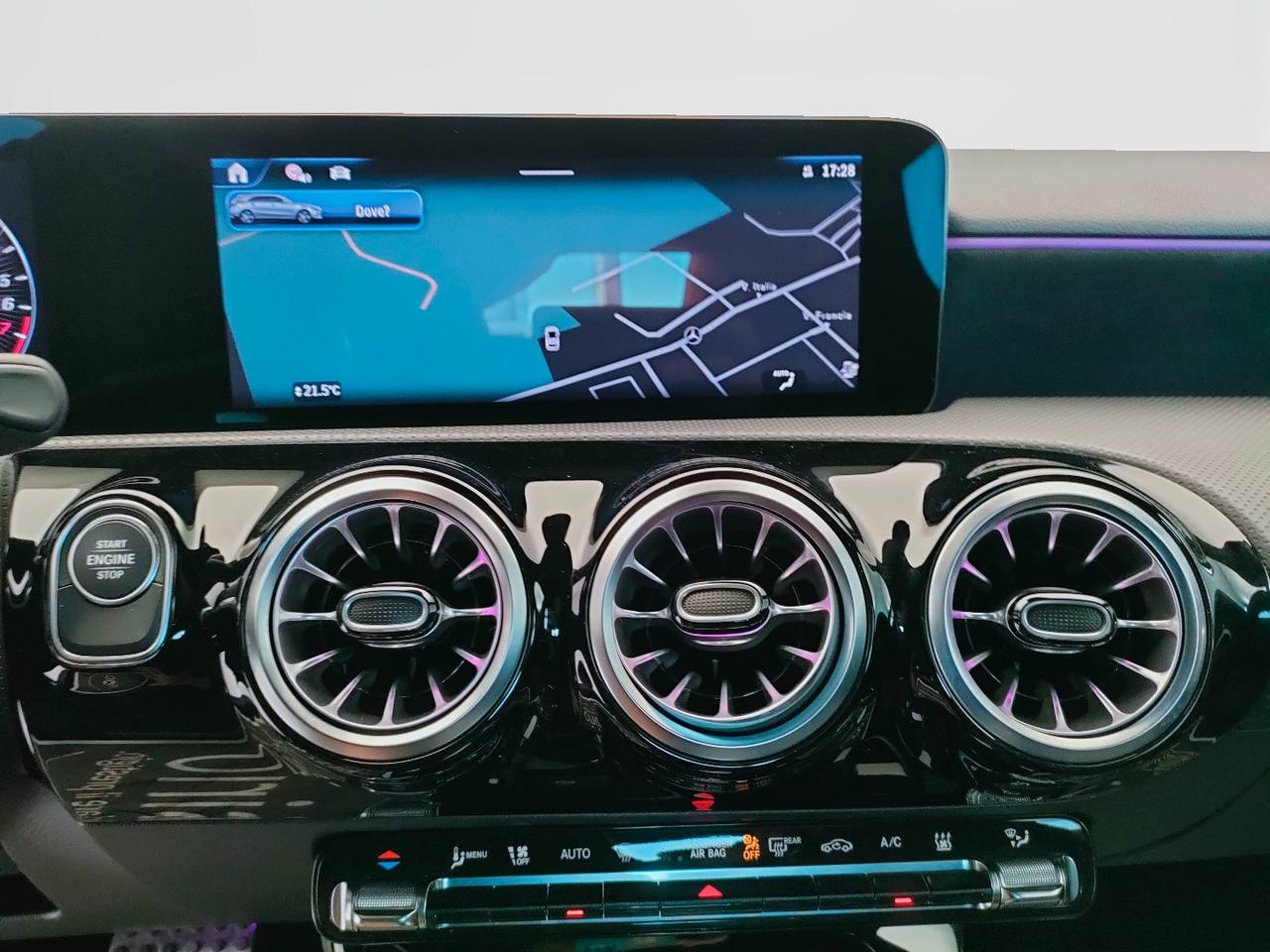 Mercedes-Benz A 250 e con tecnologia ibrida EQ