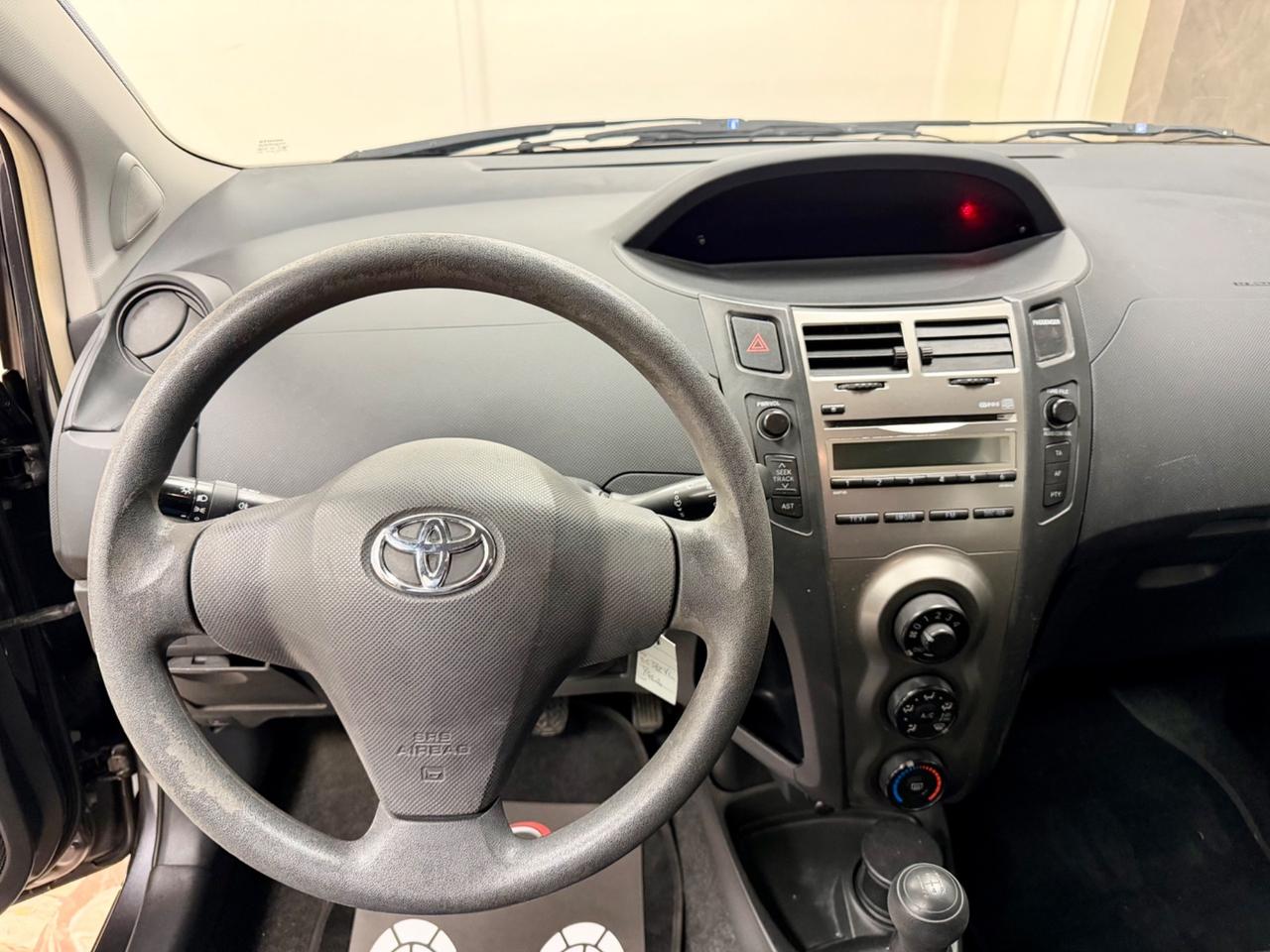 Toyota Yaris 1.0 5 porte Sol
