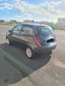 Lancia Ypsilon 1.3 MJT 75 CV Argento