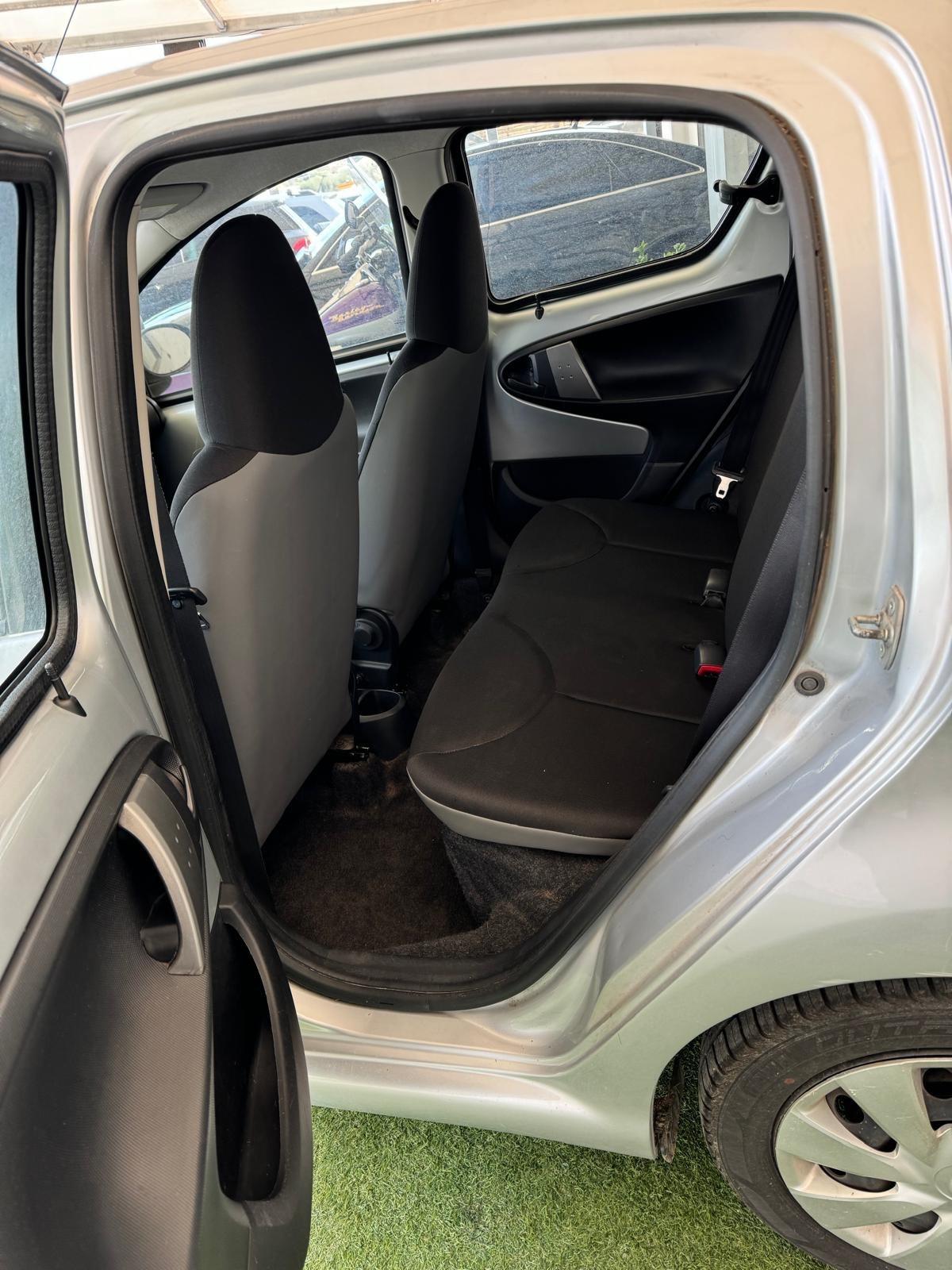 Toyota Aygo 1.0 12V VVT-i 5 porte Active Connect