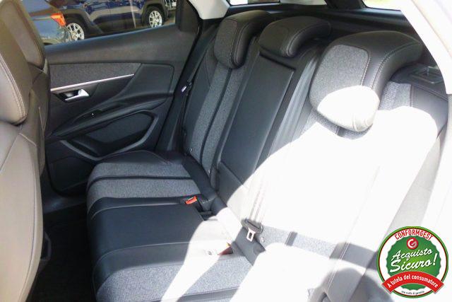 PEUGEOT 3008 BlueHDi 130 S&S Allure