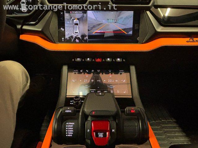 LAMBORGHINI Urus 4.0 SE vettura ufficiale