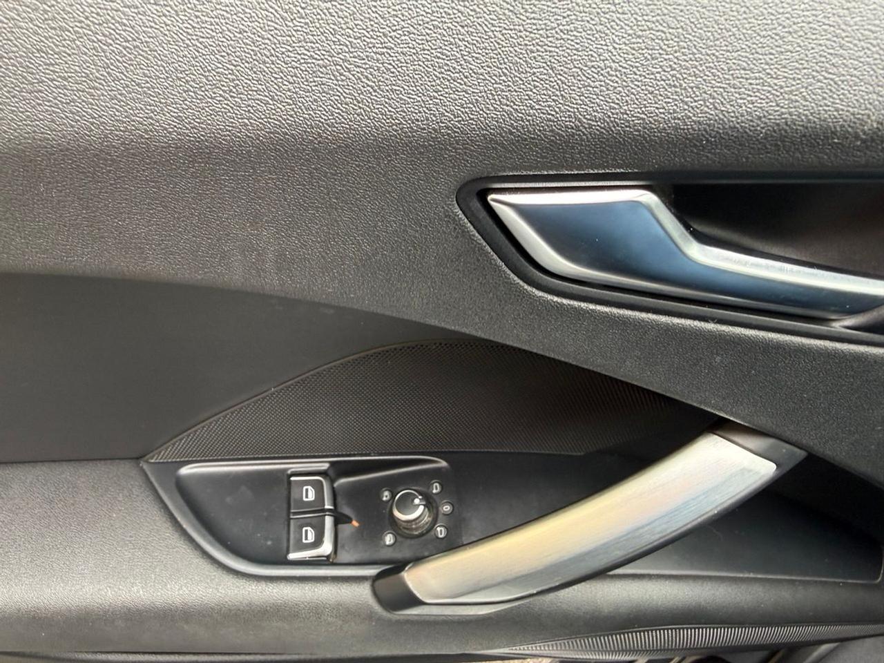 Audi Coupe TT Coupe 1.8 TFSI Design #9929