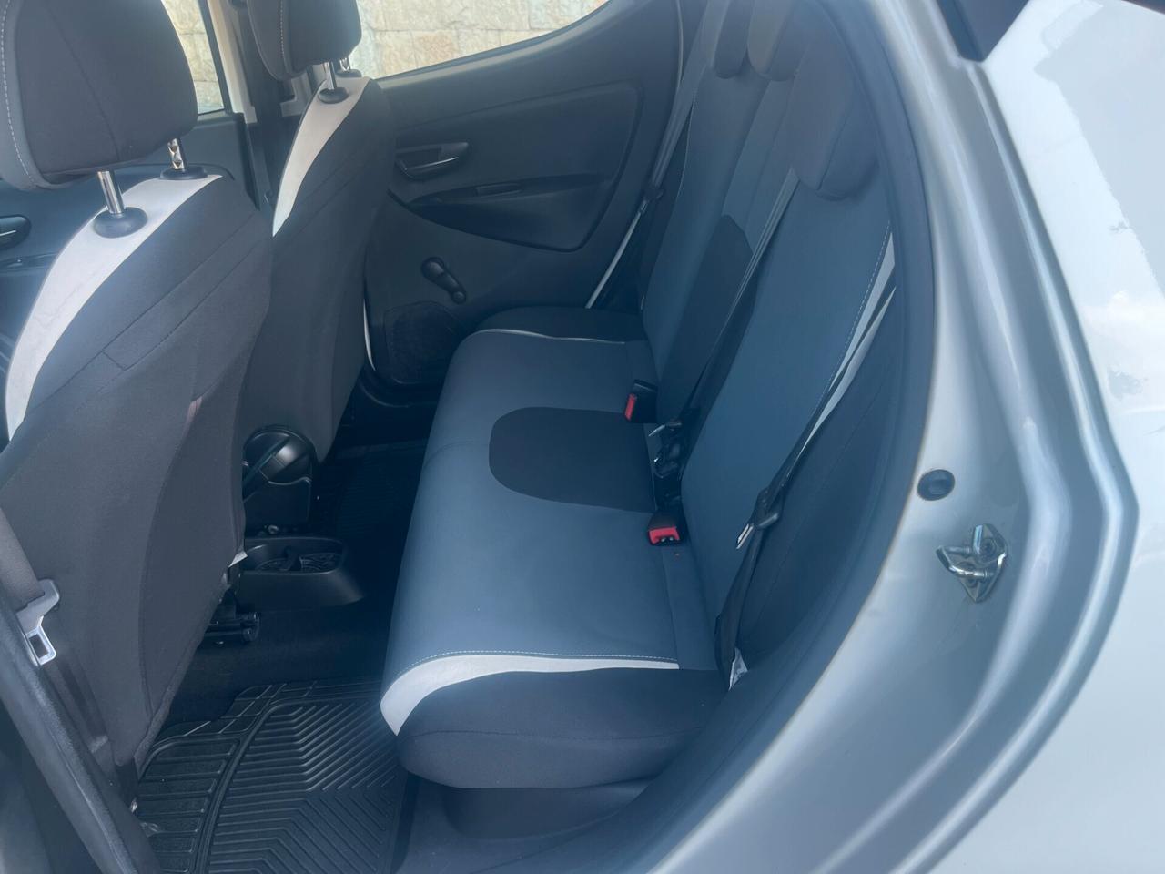 Lancia Ypsilon 1.2 69 CV 5 porte X NeoPatentati