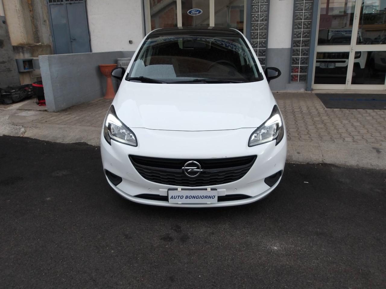 Opel Corsa 1.2 Black Edition ( AUTOCARRO)