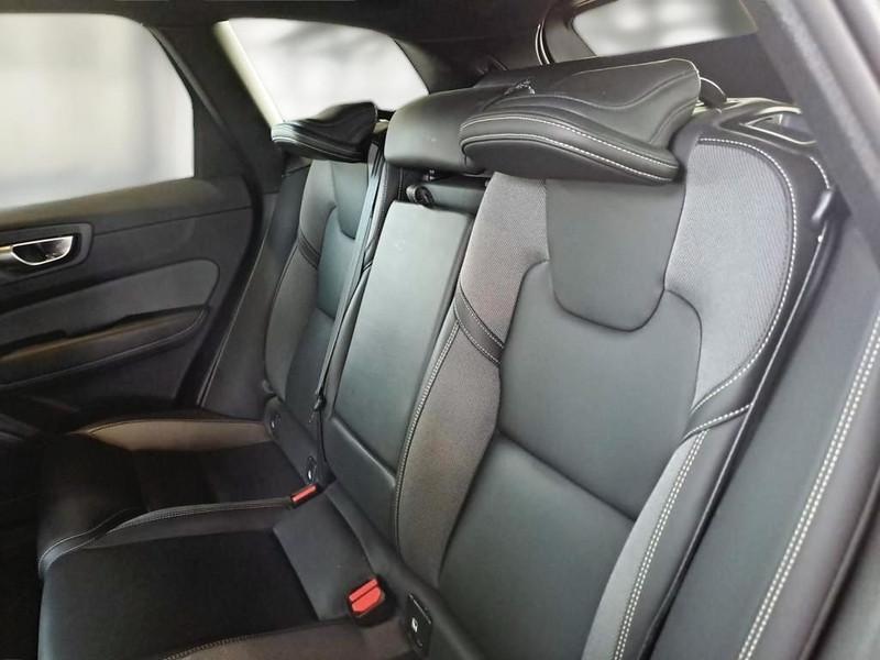 VOLVO XC60 B4 D AWD AUTOMATICO ULTIMATE DARK SUV