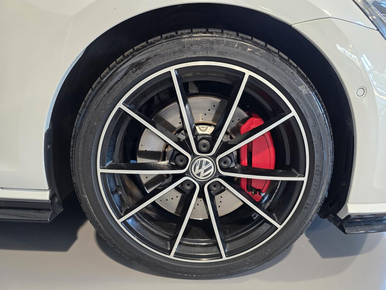 Volkswagen Golf GTI 2.0 TSI TCR DSG