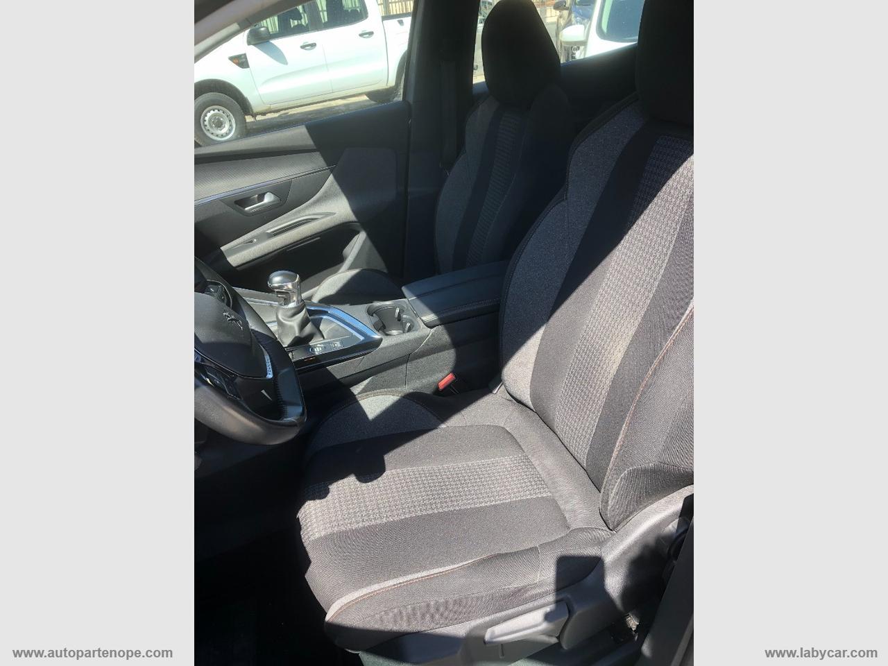 PEUGEOT 3008 BlueHDi 130 S&S Business