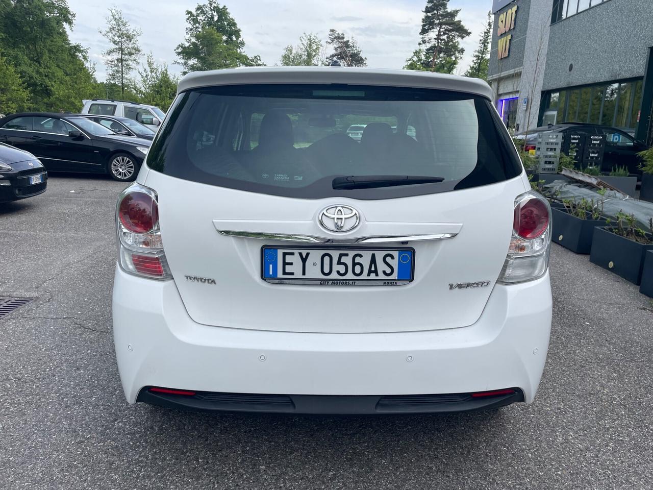 Toyota Verso 1.6 D-4D 7 posti*Tetto*Navi*Neopatentati*