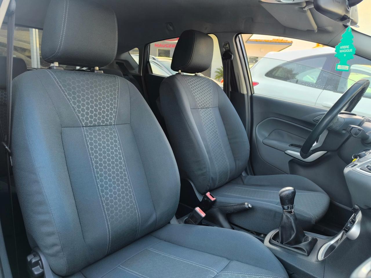 Ford Fiesta 1.4 TDCi 68CV 5 porte Titanium