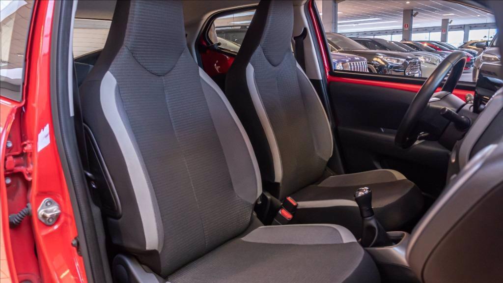TOYOTA Aygo 5p 1.0 x-play 72cv del 2020